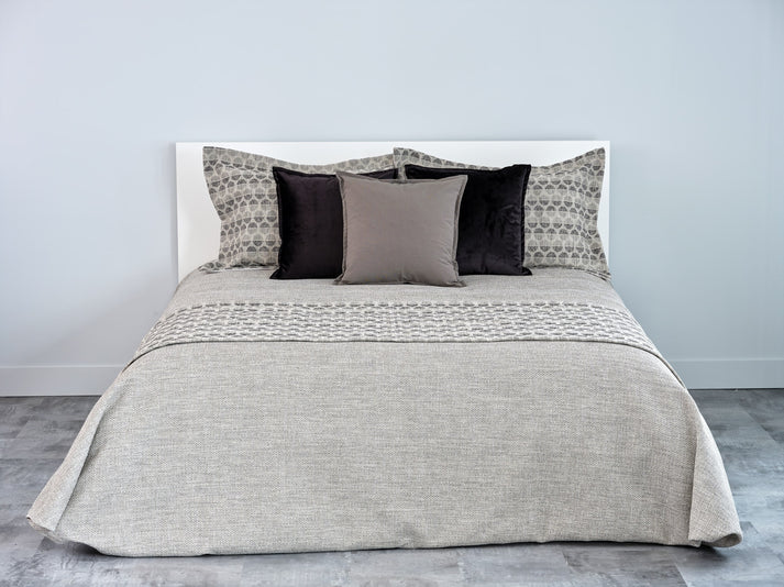 Couvre-lit Maxima réversible gris fabriqué au Québec