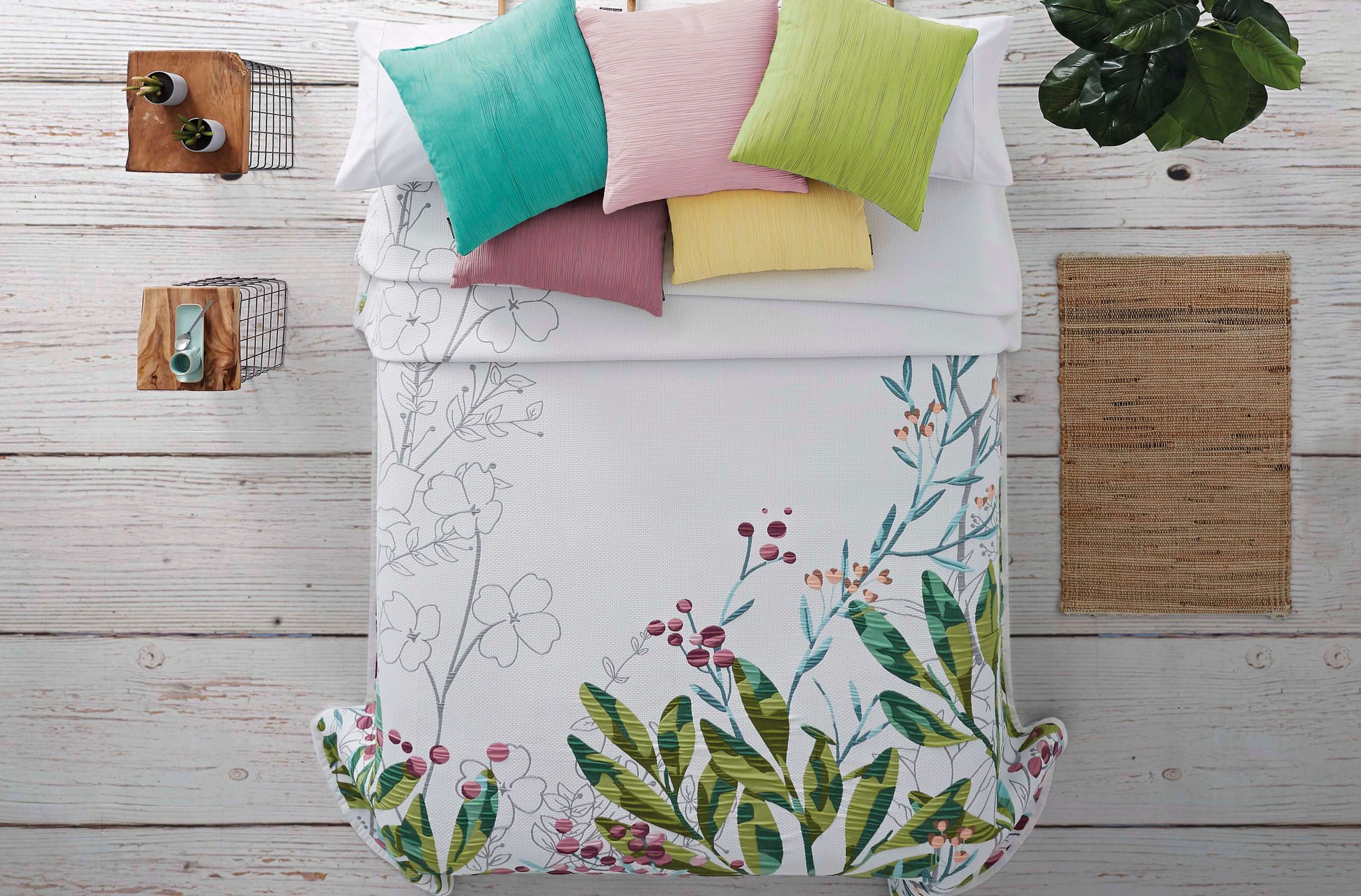 FAIT AU QUÉBEC - Ensemble couvre-lit MARY MULTI Couvre-lit ,disponible chez Literie-Déco et moi