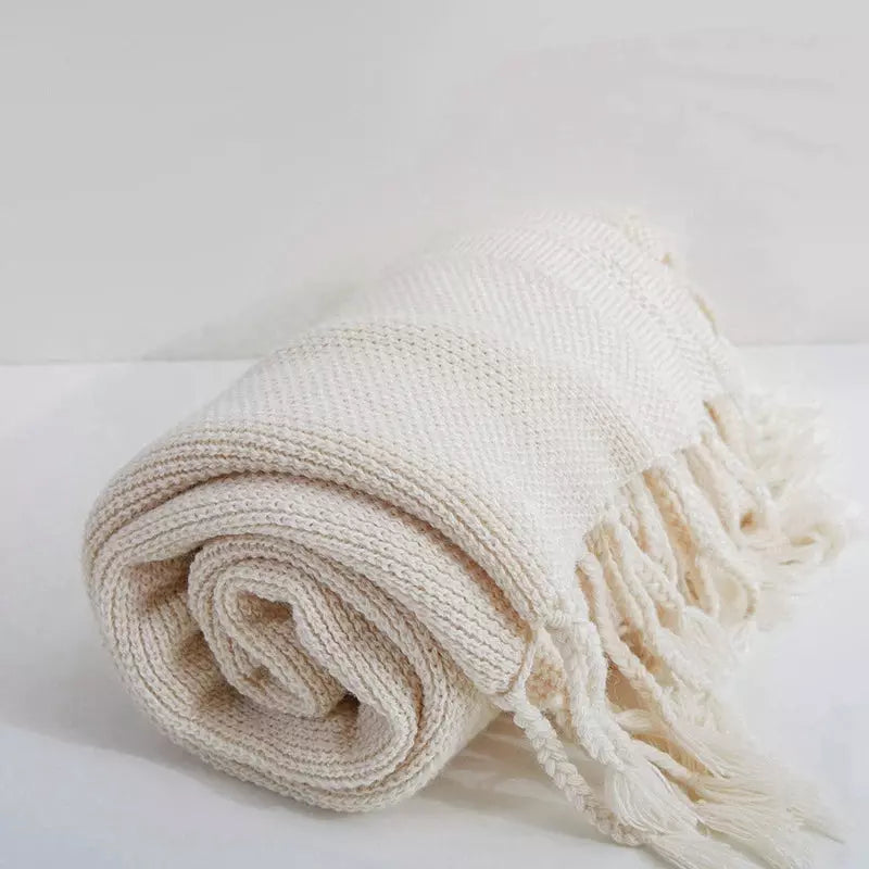 plaid avec pompon | Designix - Boleck cream 130x160cm - https://designix.fr/