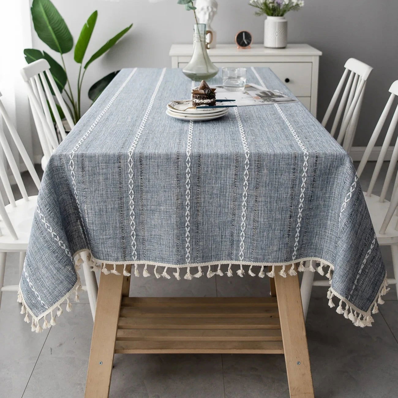 Nappe carrée Jacquard coton-lin bleu avec broderie en relief – Image 4