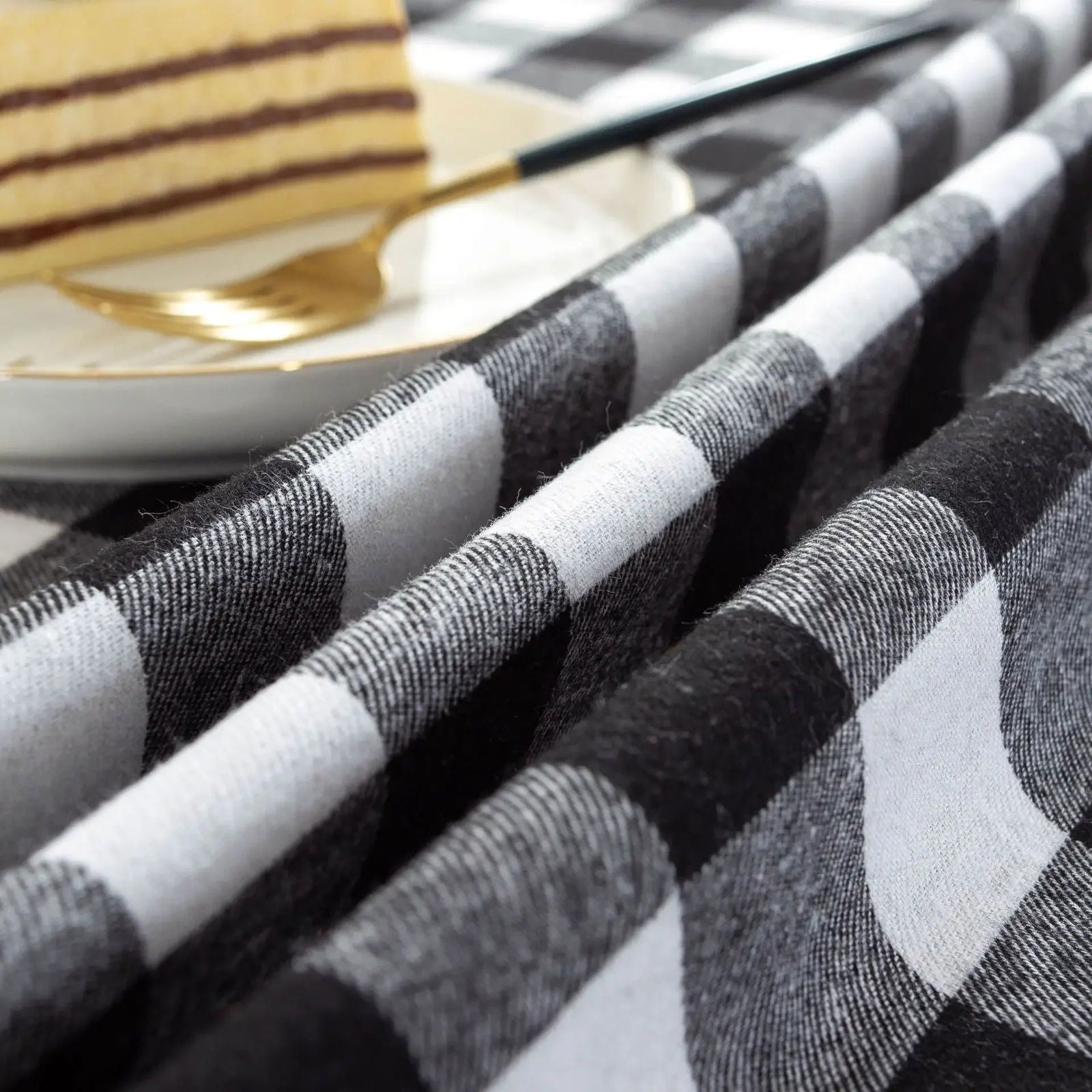 Nappe carrée tartan polycoton blanc et noir – Image 4