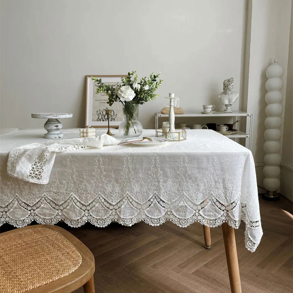 Nappe Carrée en coton brodé à dentelle et motif floral classique – Image 8