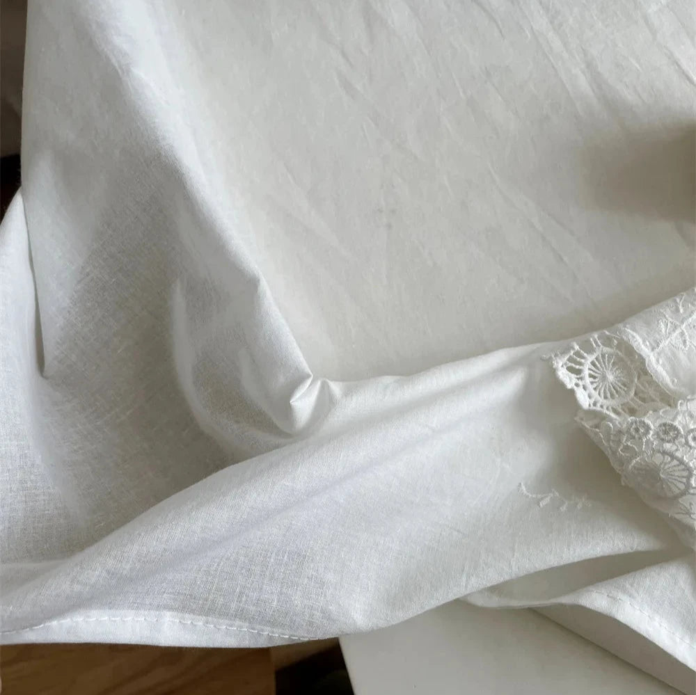 Nappe Carrée en coton brodé à dentelle et motif floral classique – Image 14
