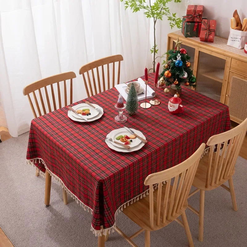 Nappe Carrée festive tartan rouge avec pampilles – Image 3
