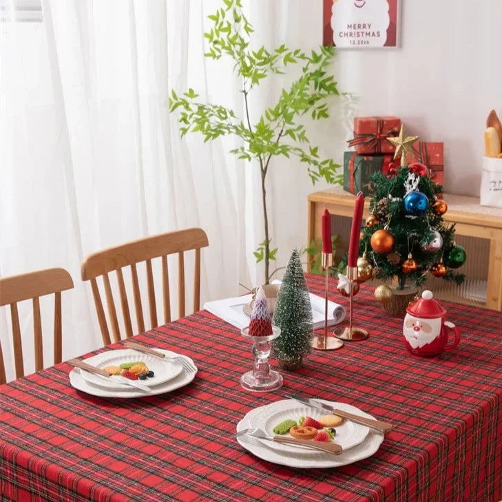 Nappe Carrée festive tartan rouge avec pampilles – Image 5