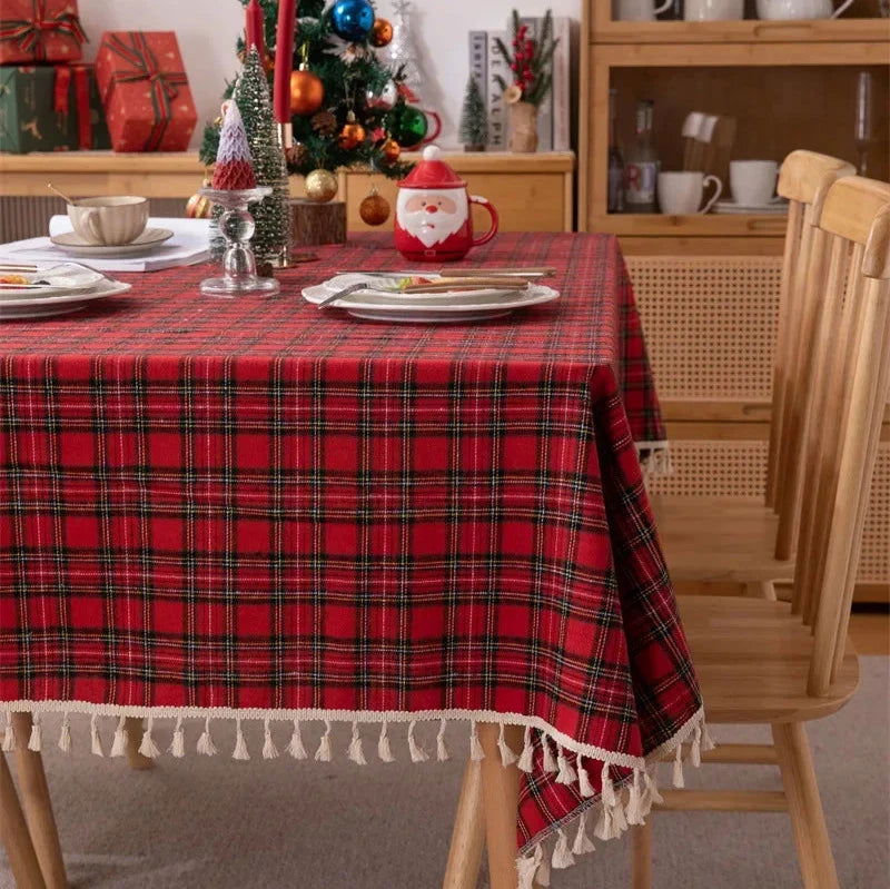 Nappe Carrée festive tartan rouge avec pampilles – Image 7