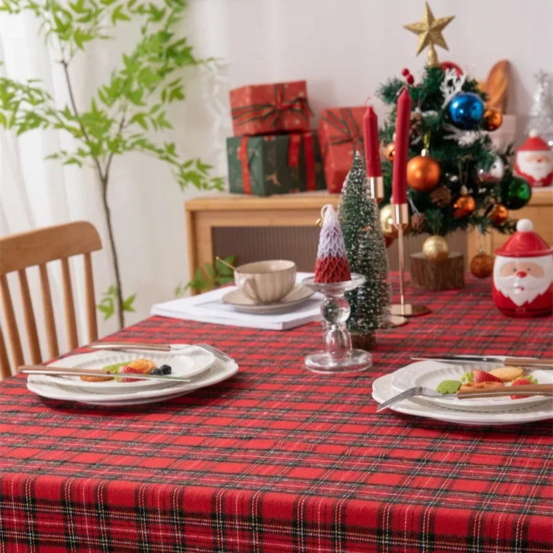 Nappe Carrée festive tartan rouge avec pampilles – Image 9