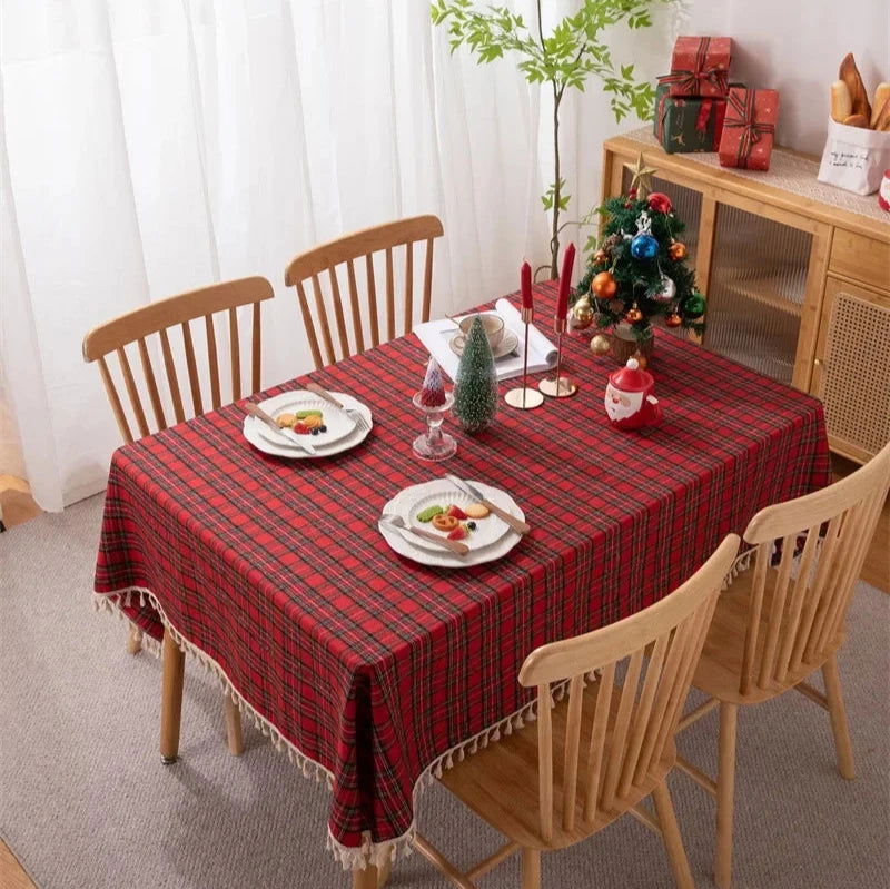 Nappe Carrée festive tartan rouge avec pampilles – Image 10