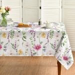 Nappe fleurie polyester déperlant à fleurs et brindilles printanières