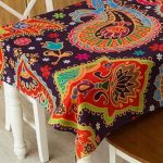Nappe imprimée en lin motif Batik Cashemire rouge et bleu