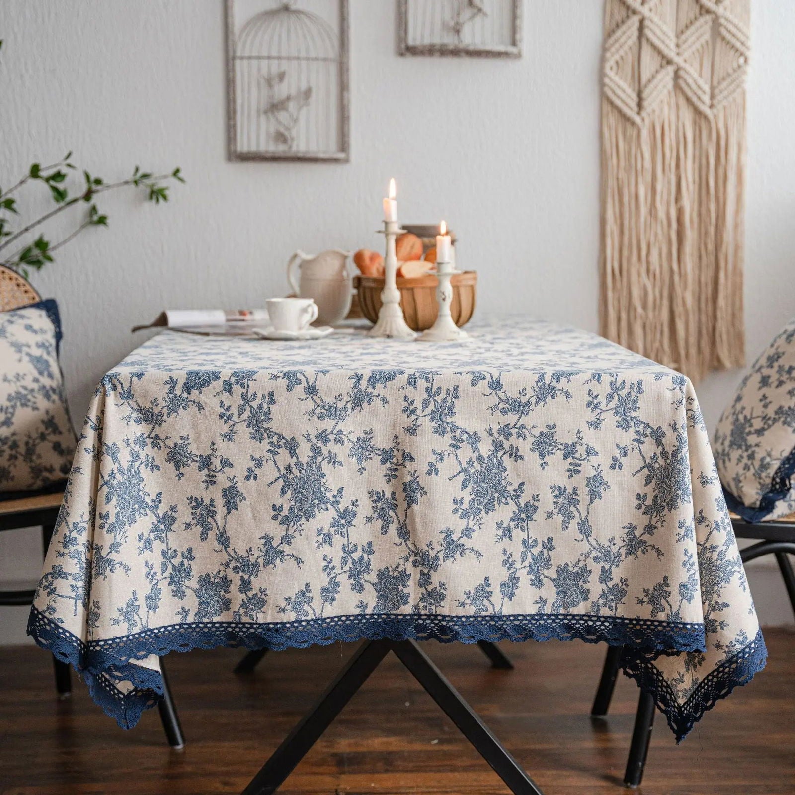 Nappe carrée coton lin à motif floral et dentelle – Image 3