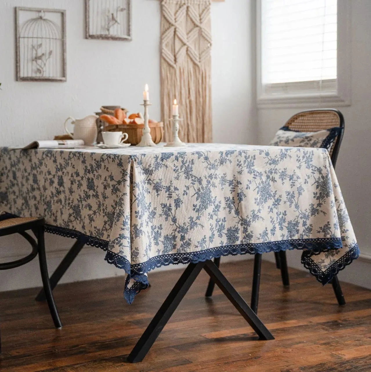 Nappe carrée coton lin à motif floral et dentelle – Image 5