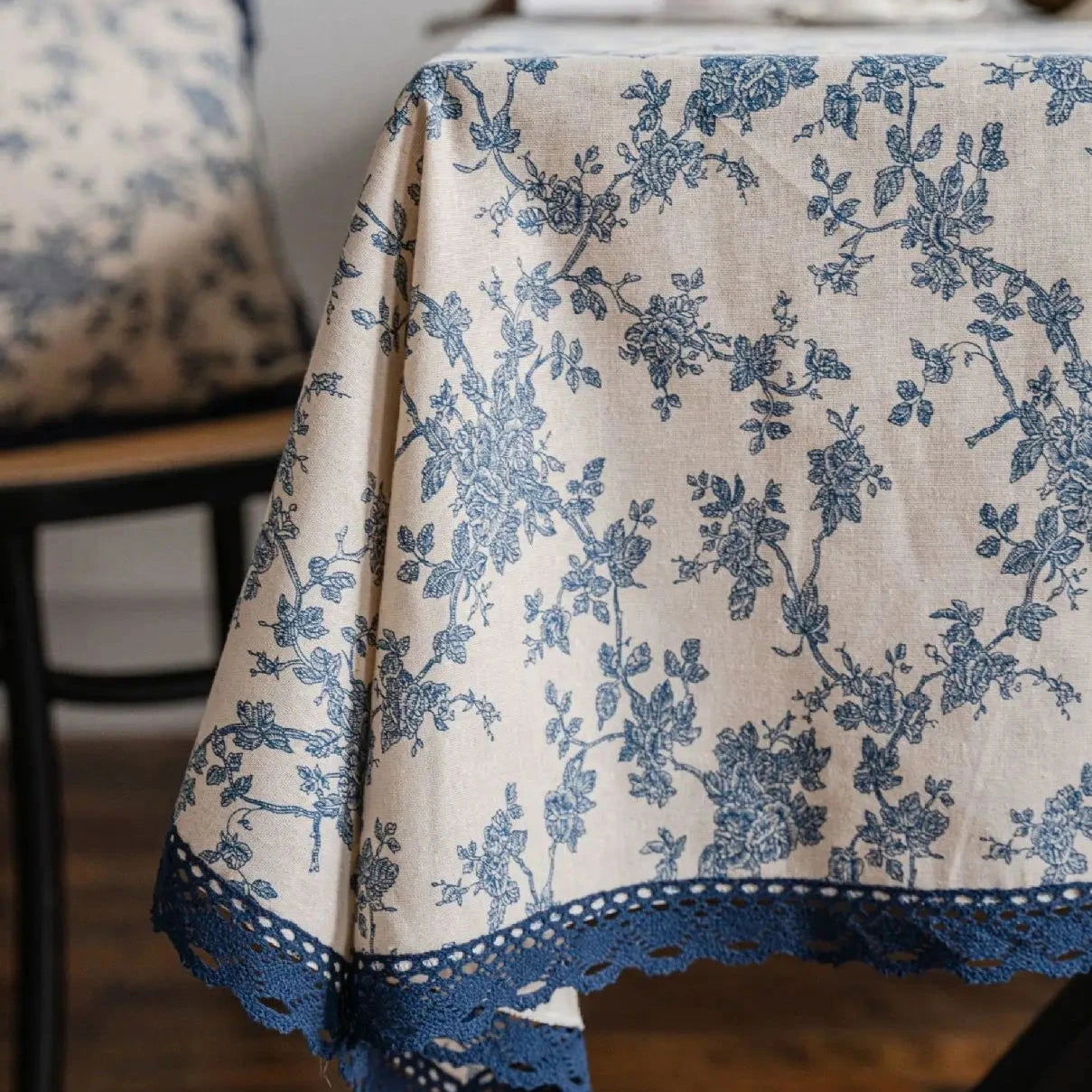 Nappe carrée coton lin à motif floral et dentelle – Image 6
