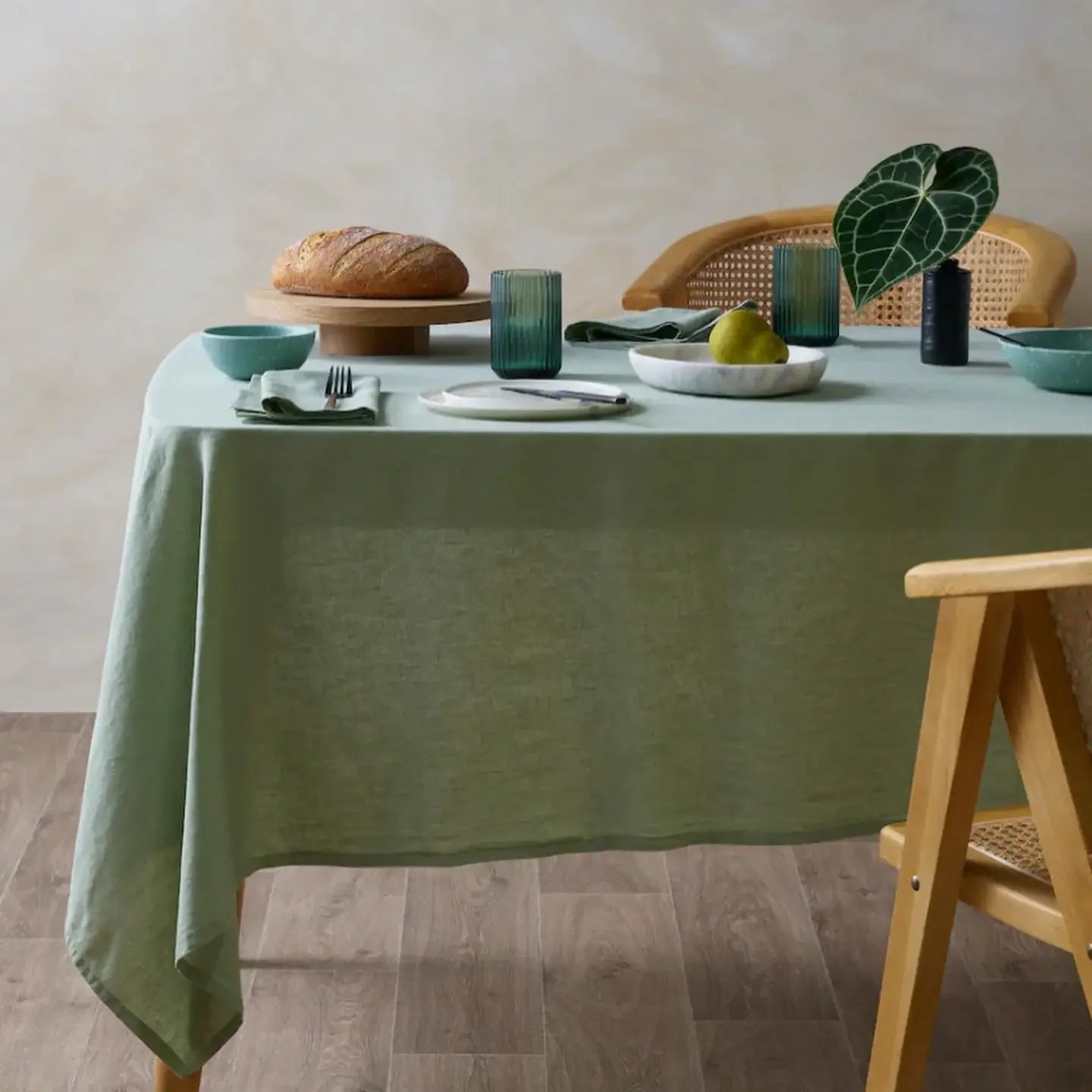 Nappe carrée verte en lin classique – Image 5