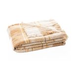 Jeté à carreaux beige, caramel et moutarde BECK   ( 50" x 60'')- Par Brunelli Jeté  ,disponible chez Literie-Déco et moi 
