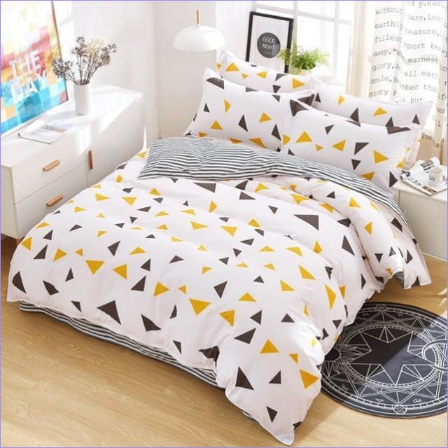 Housse de Couette Scandinave Blanche et petits Triangles -