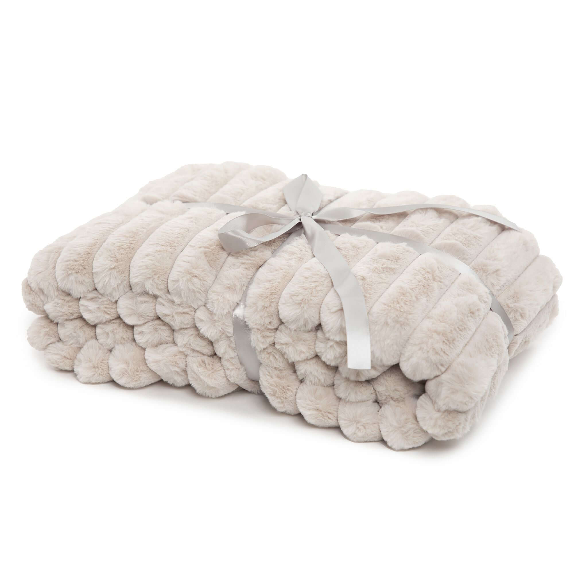 Jeté Raya ( beige ) ( 50'' x 60'') Jeté ,disponible chez Literie-Déco et moi