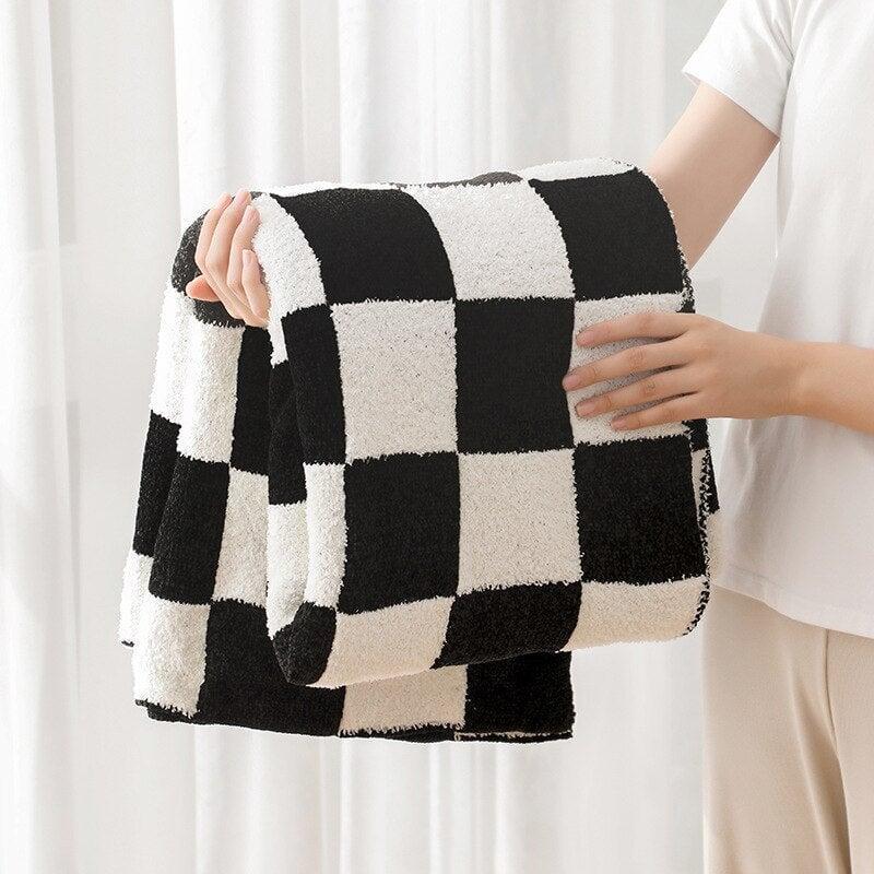 Plaid à Carreaux | Laine Douillette | Designix - Plaid Noir & Blanc - https://designix.fr/