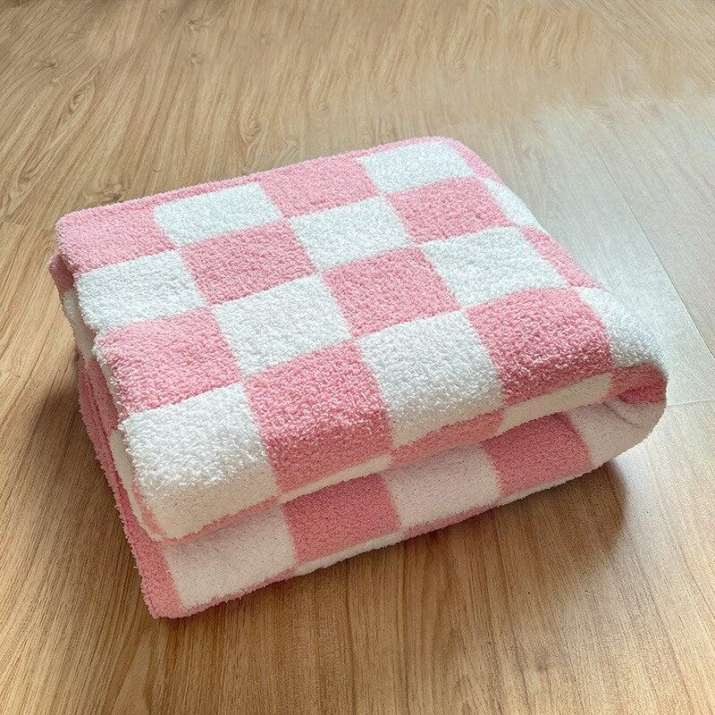 Plaid à Carreaux | Laine Douillette | Designix - Plaid Rose & Blanc - https://designix.fr/