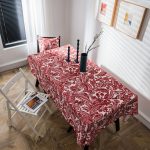 Nappe rectangulaire rouge en tissu