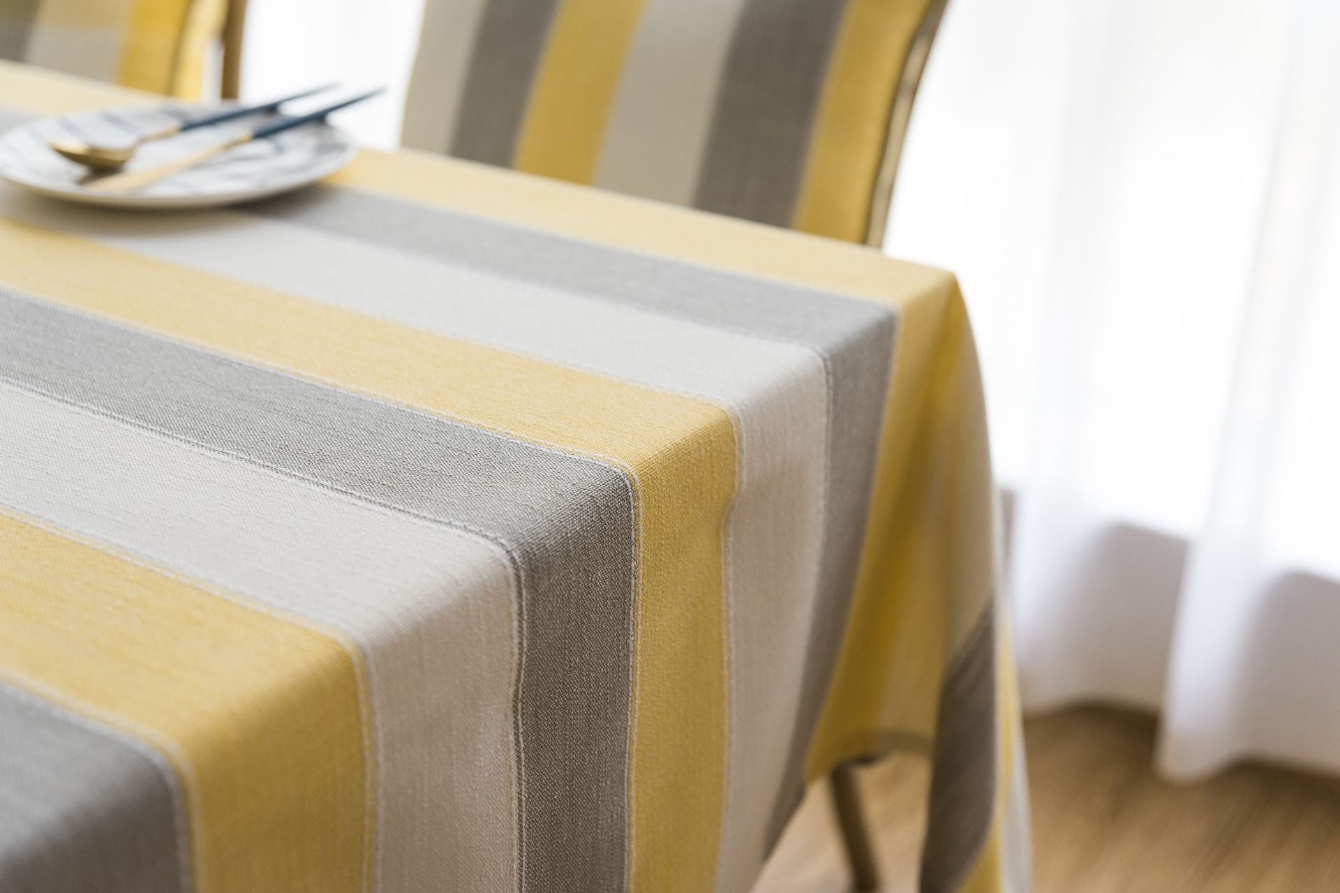 Nappe rectangulaire jaune et grise – Image 3