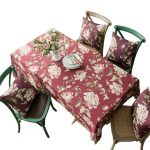Nappe rectangulaire en tissu rouge