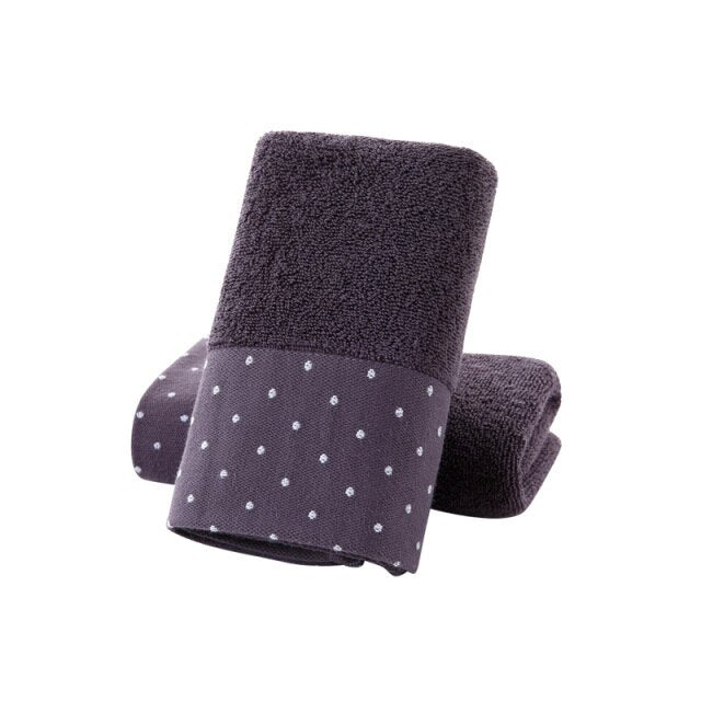 Serviette de bain motif points mauve