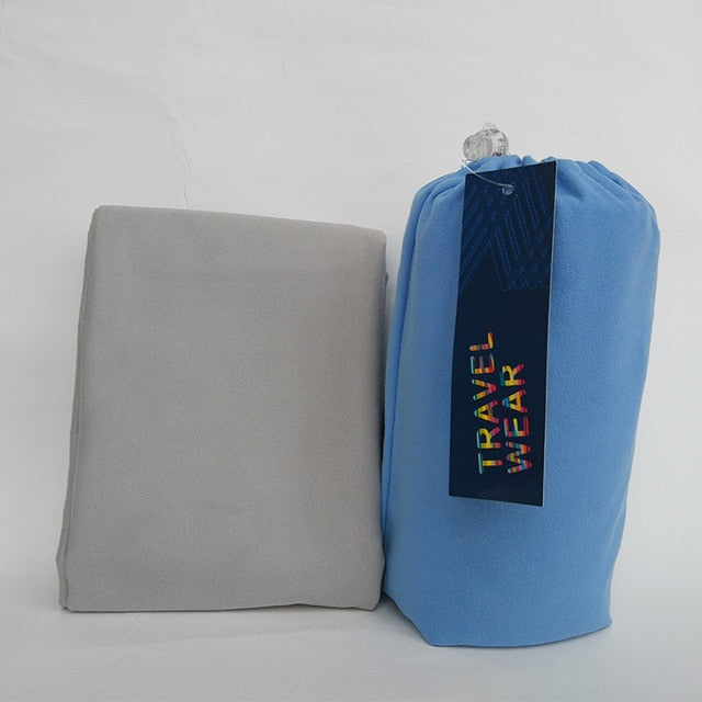 serviette de bain pour le sport grise