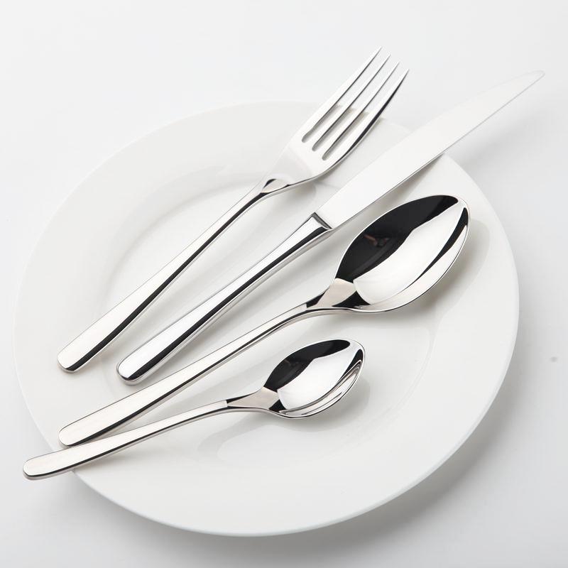 Vaisselle : Set de couverts FROST argentés en inox - 24 pièces