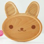 Plateau repas bébé en bois - modèle lapin mignon